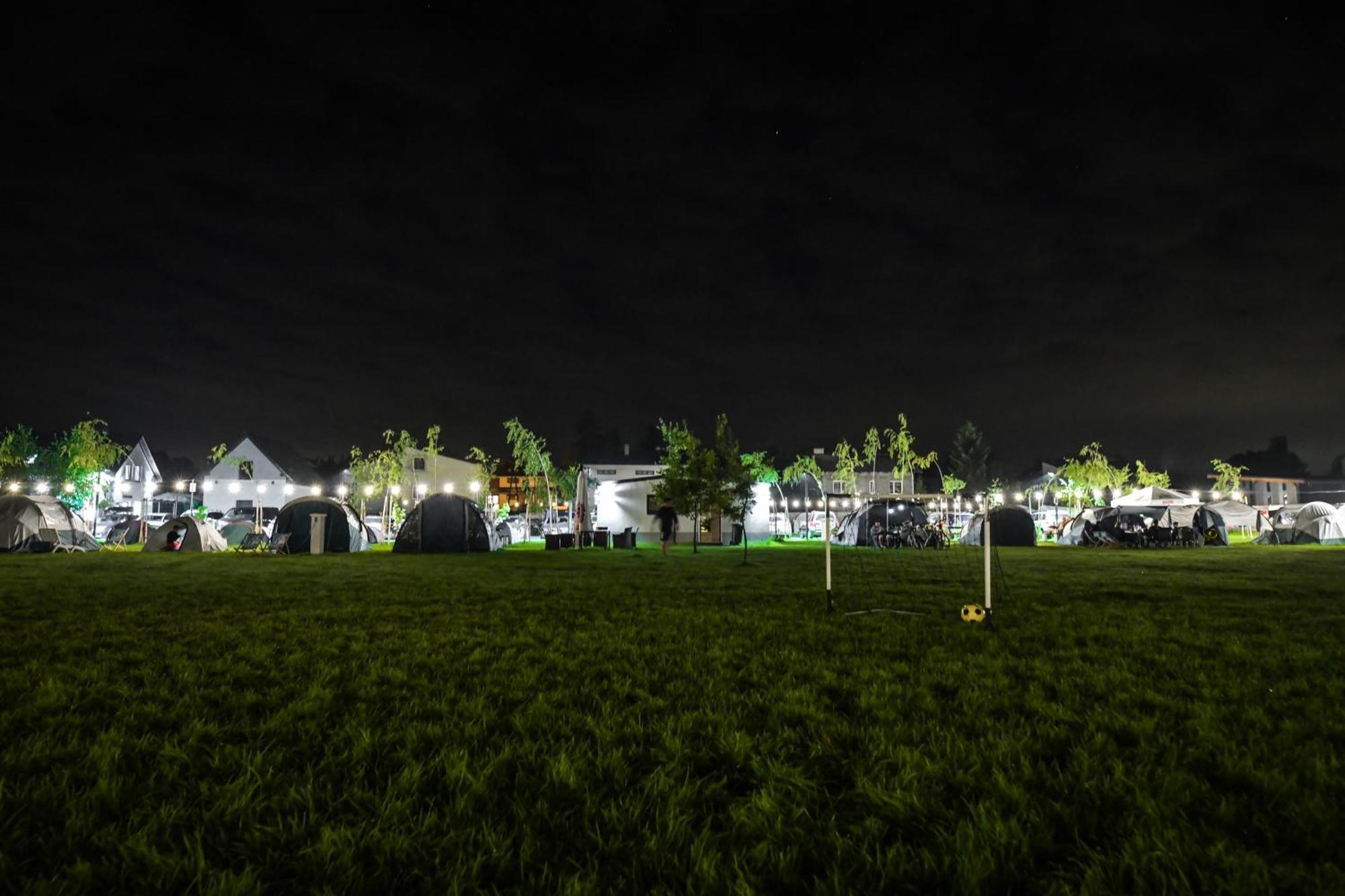KempingZator Apartamenty Luaran gambar
