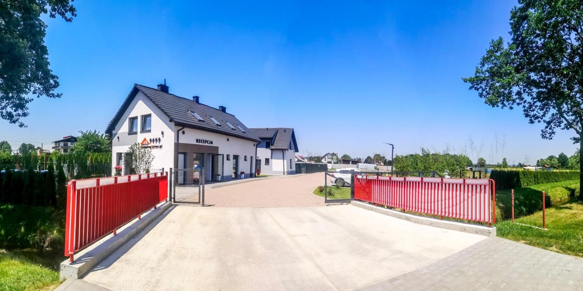 KempingZator Apartamenty Luaran gambar